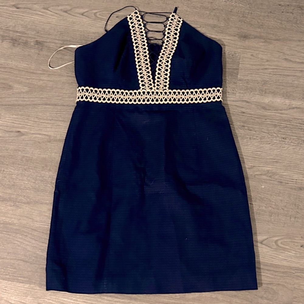 !!NWT!! GORGEOUS LILLY TRISTA SHIFT DRESS WITH GOLD ACCENTS